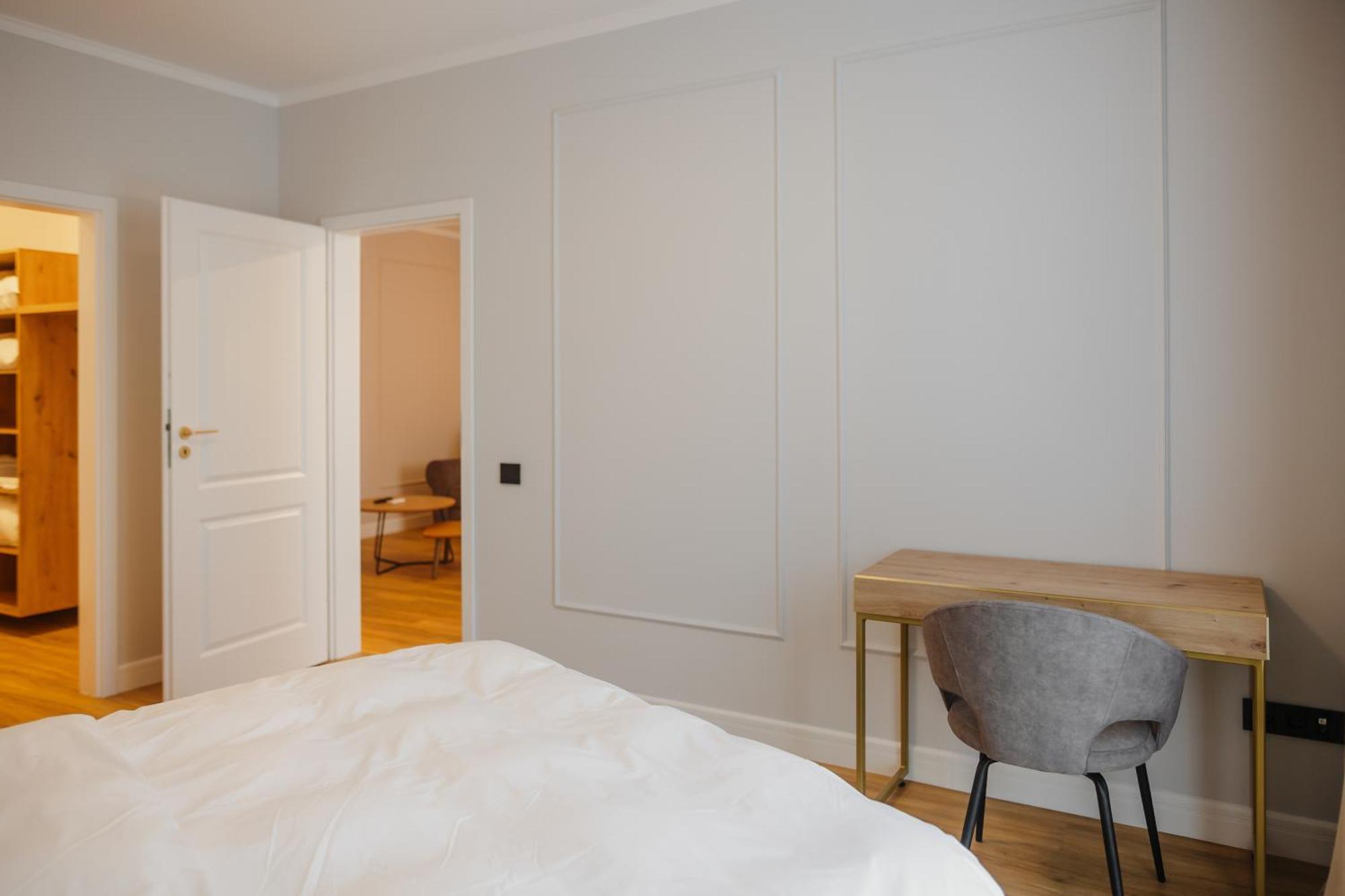 Bloom Downtown Suites Cluj Napoca Bagian luar foto