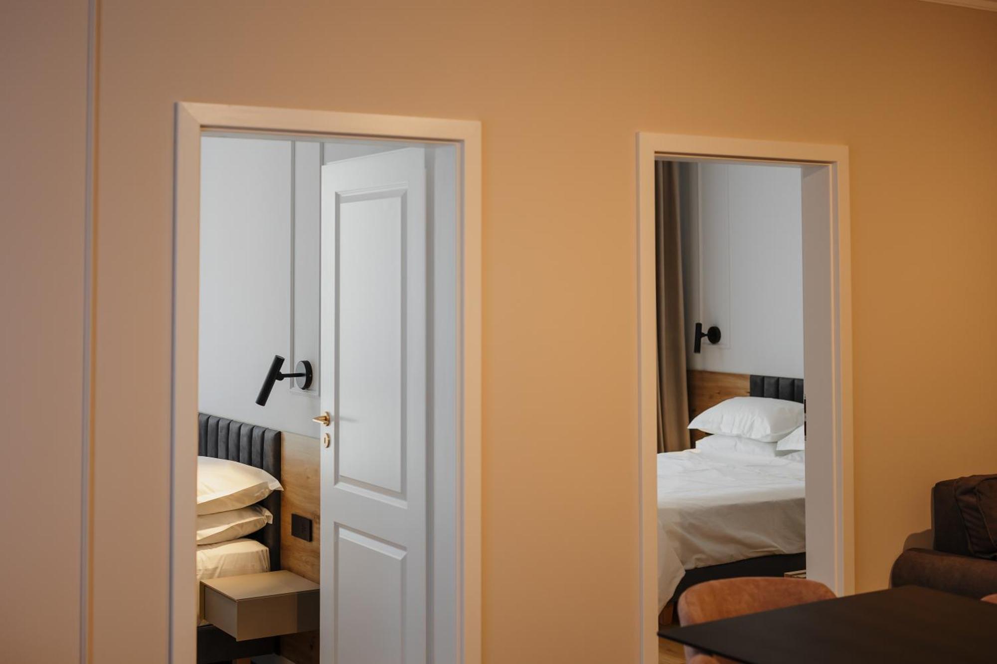 Bloom Downtown Suites Cluj Napoca Bagian luar foto