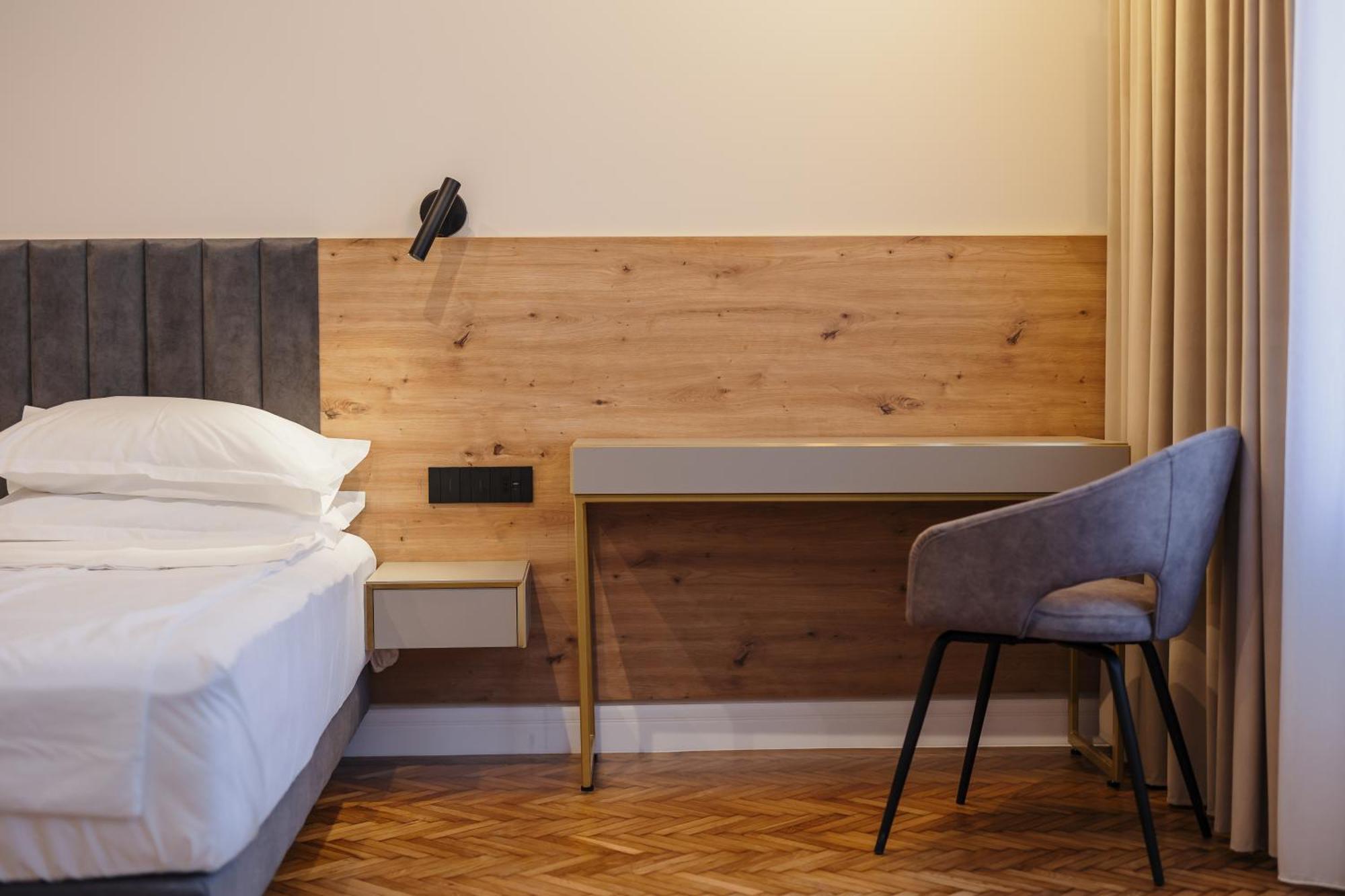 Bloom Downtown Suites Cluj Napoca Bagian luar foto