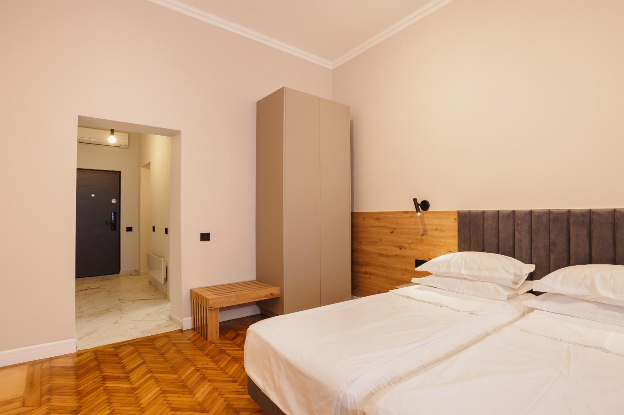Bloom Downtown Suites Cluj Napoca Bagian luar foto