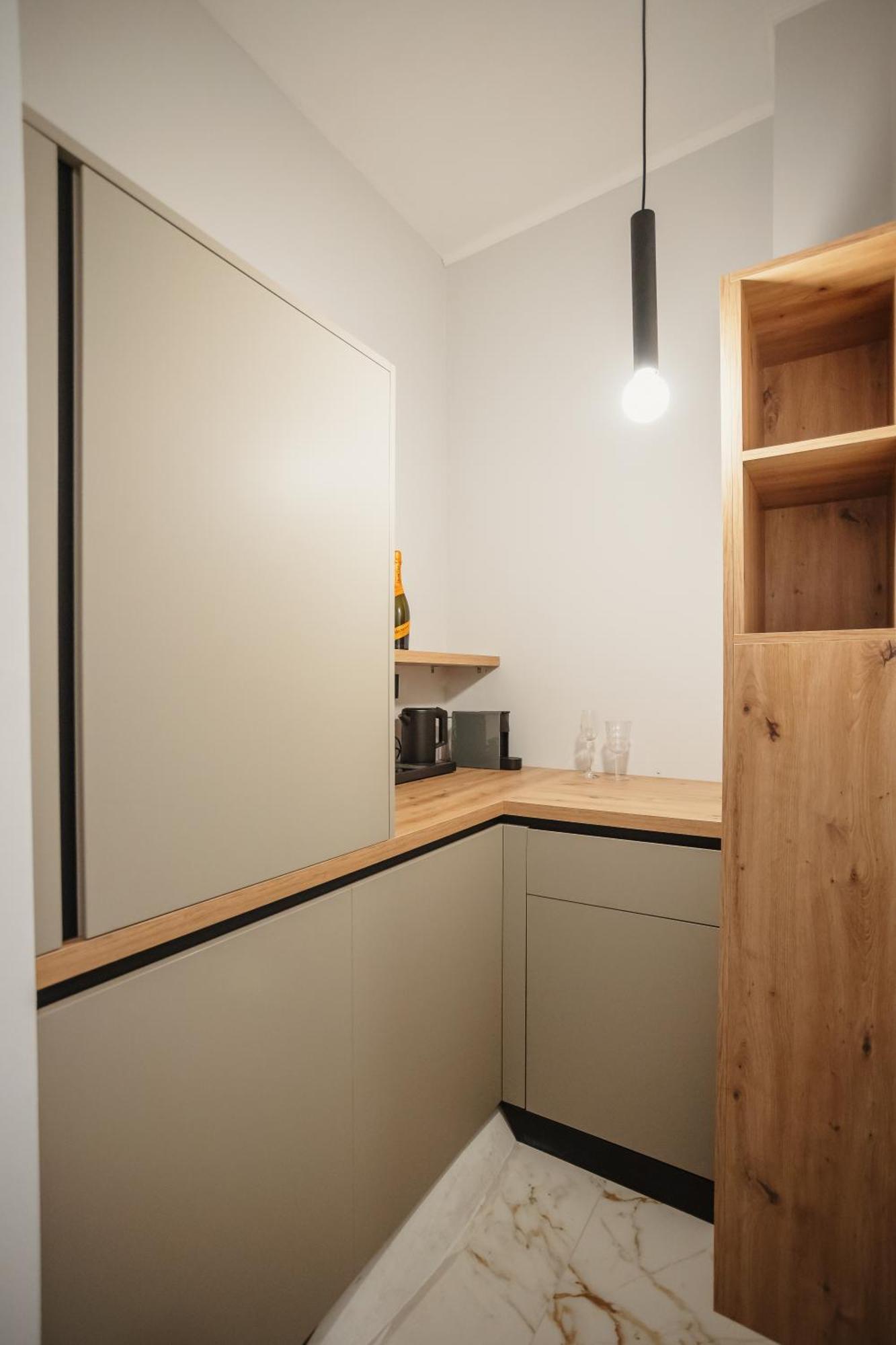 Bloom Downtown Suites Cluj Napoca Bagian luar foto