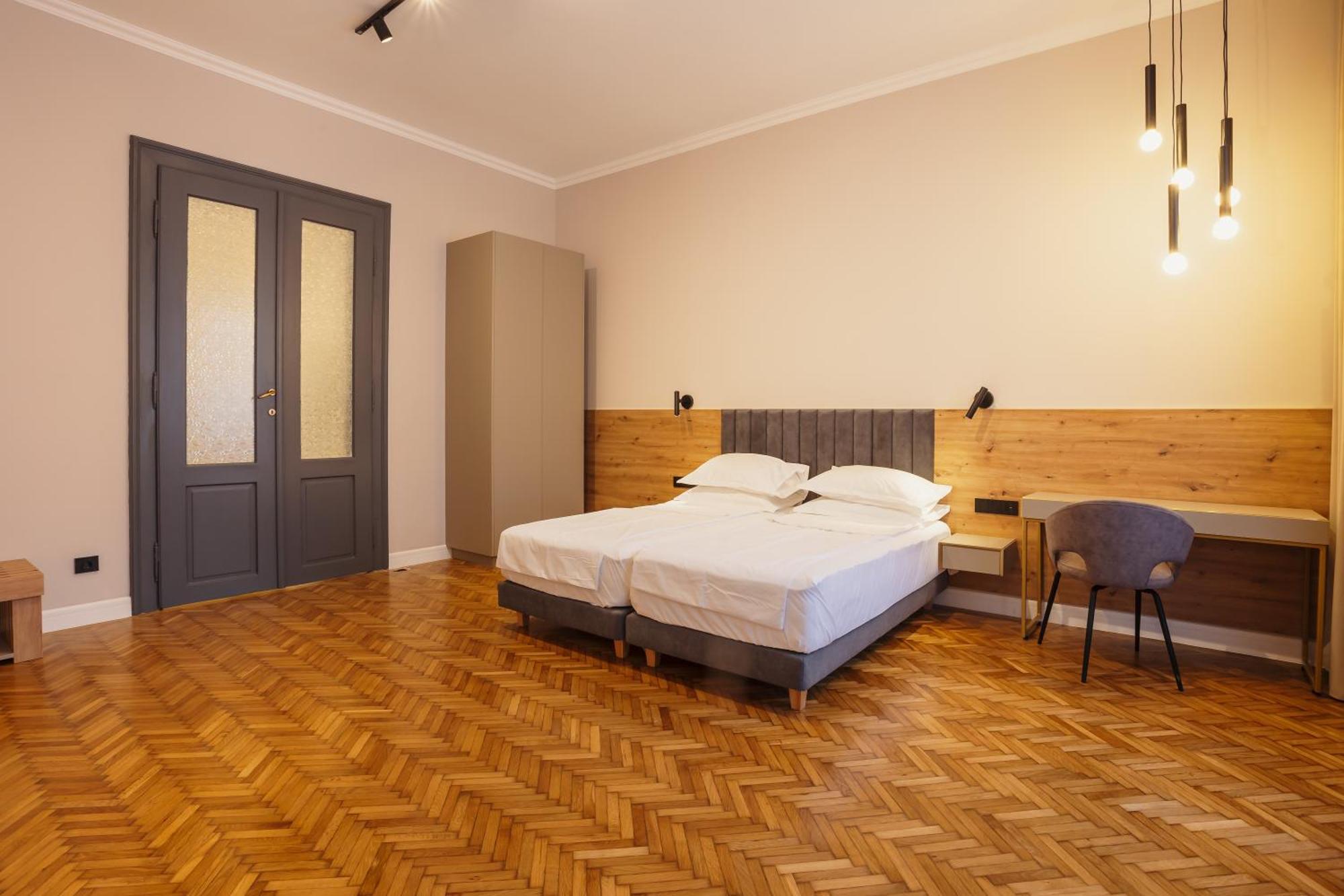 Bloom Downtown Suites Cluj Napoca Bagian luar foto
