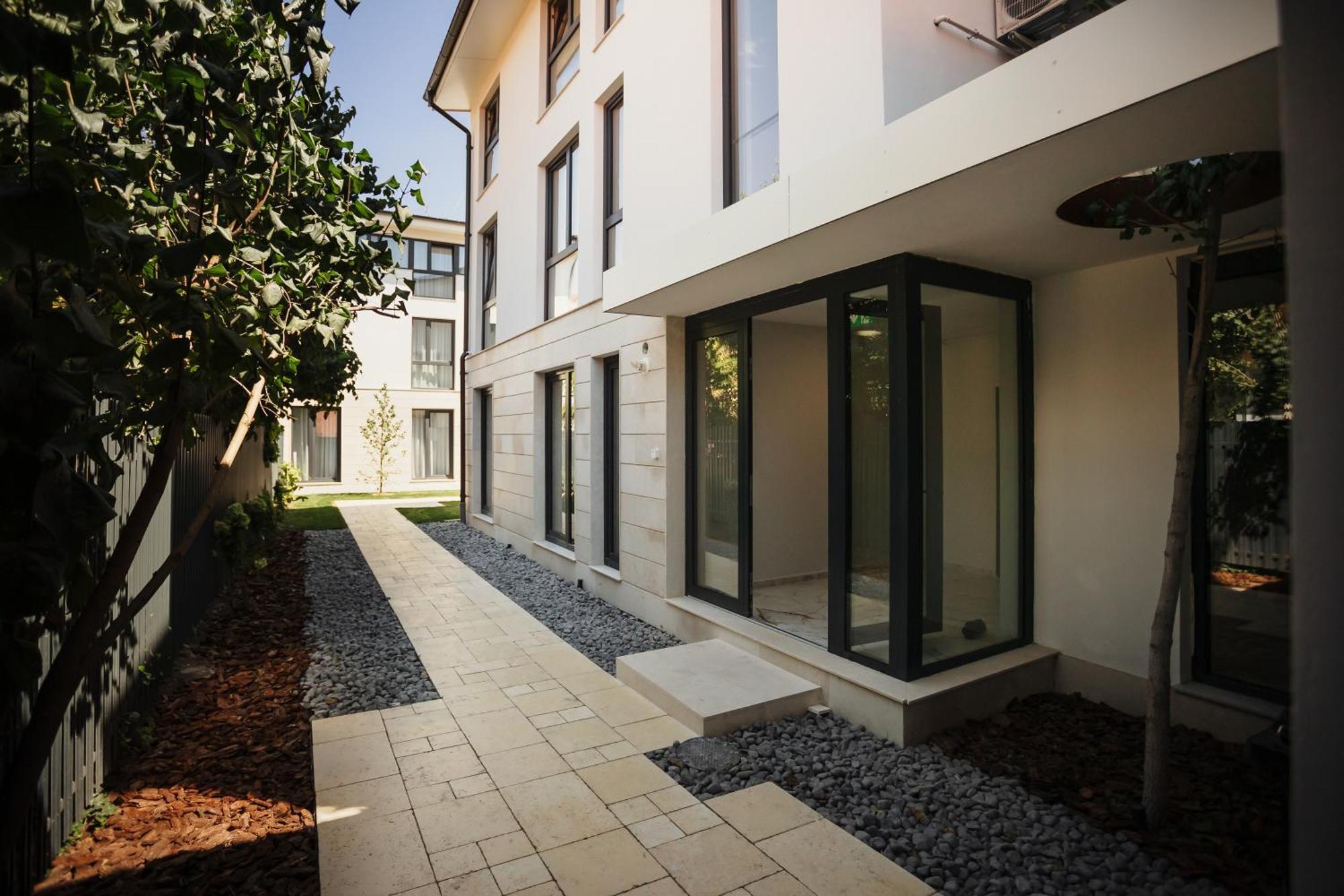 Bloom Downtown Suites Cluj Napoca Bagian luar foto