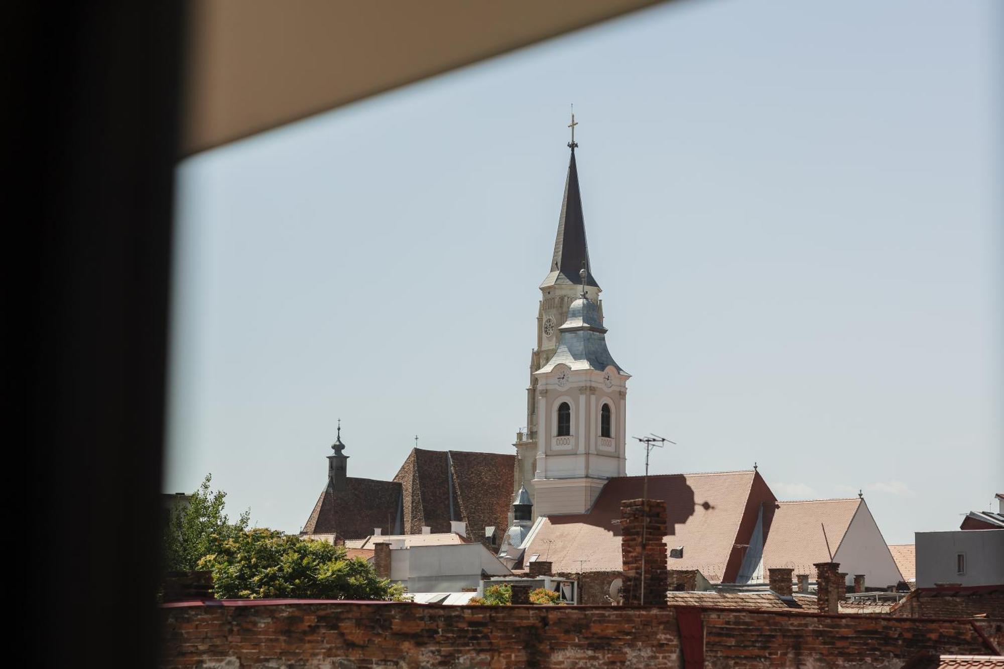 Bloom Downtown Suites Cluj Napoca Bagian luar foto