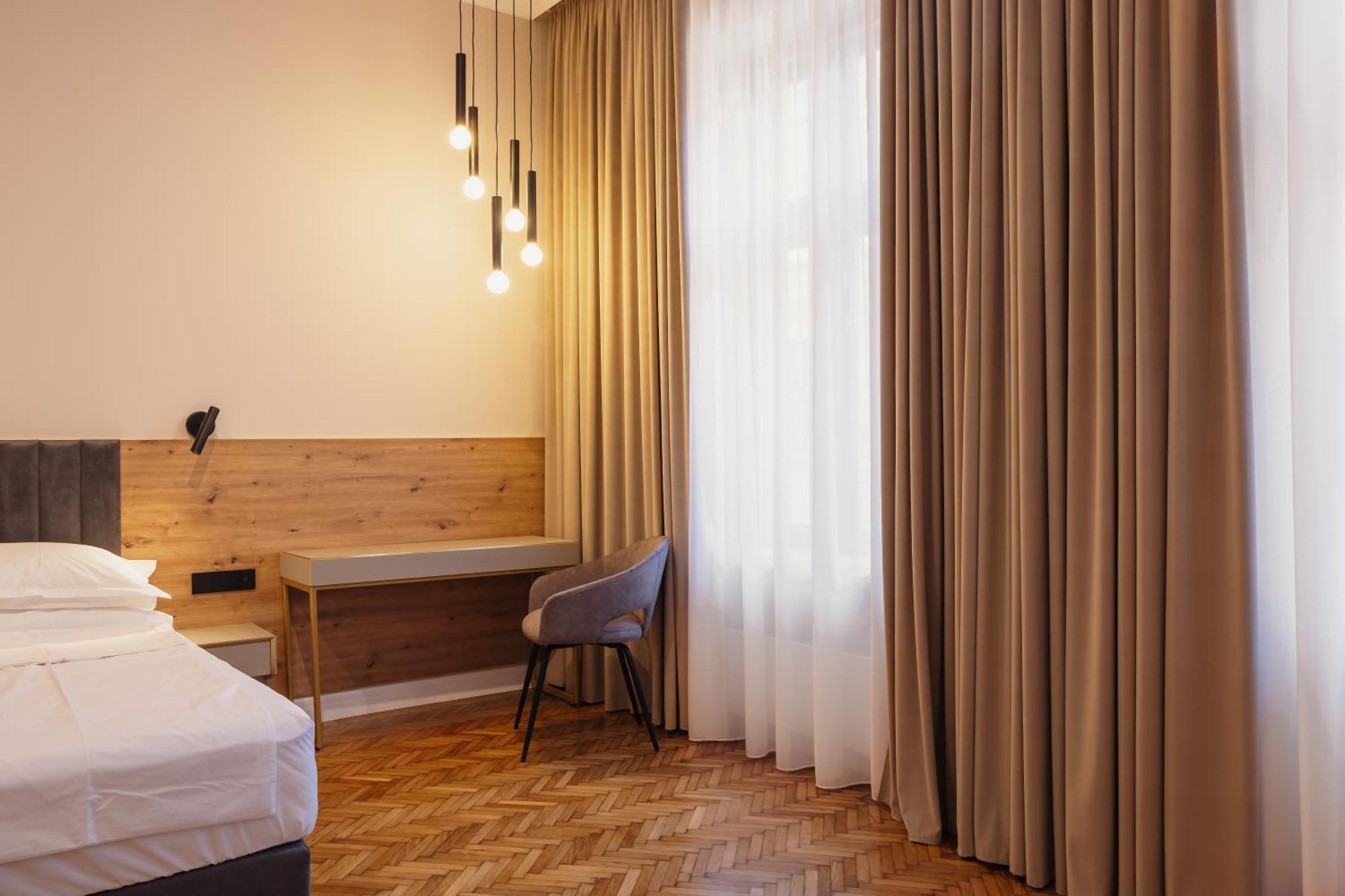 Bloom Downtown Suites Cluj Napoca Bagian luar foto