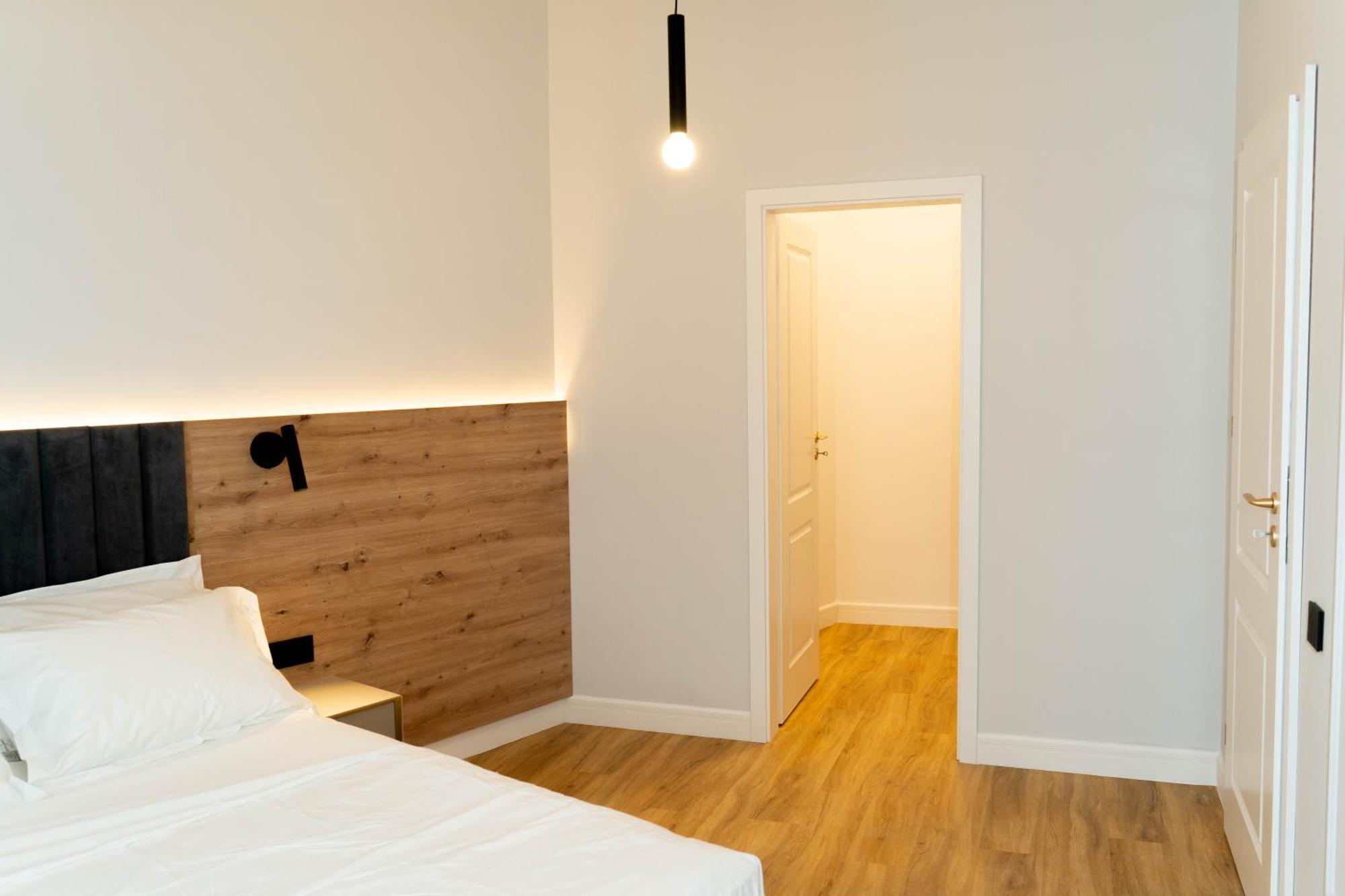 Bloom Downtown Suites Cluj Napoca Bagian luar foto