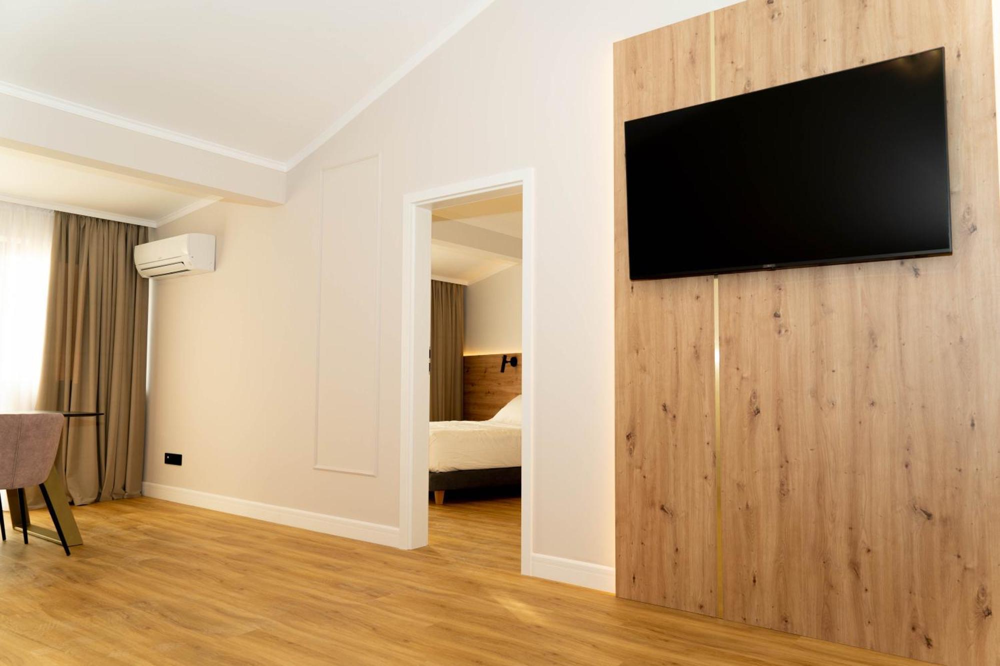 Bloom Downtown Suites Cluj Napoca Bagian luar foto